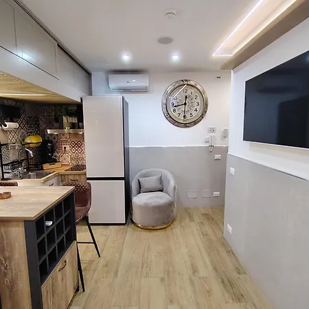 아파트 Luxury House Stazione - Centro Storico *
